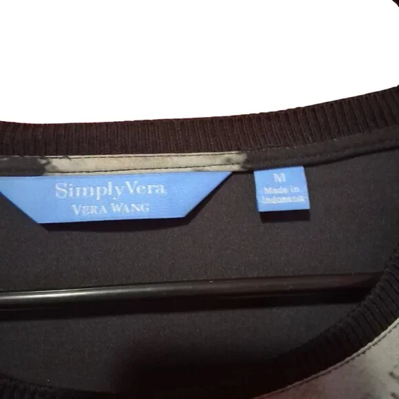 Simply Vera Vera Wang Medium Watercolor Art Print Long Sleeve Sharkbite Top - Picture 3 of 5